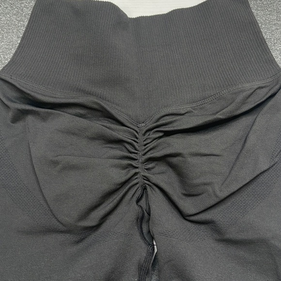 Doyoueven Ombré Scrunch Seamless leggings - Black - Picture 4 of 11